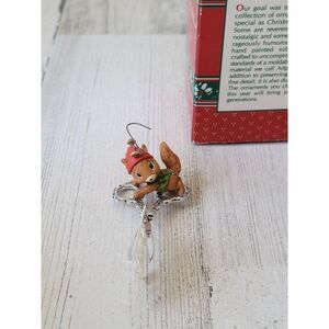 Enesco "Dreamin' White Christmas chester chipmunk ornament Xmas
